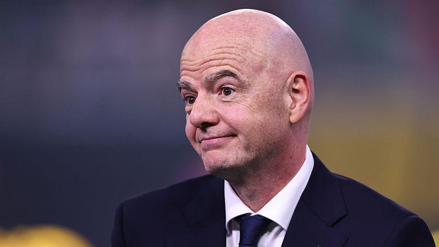 اتهام ایجاد اتحادیه‌های «جعلی» بازیکنان توسط فیفا